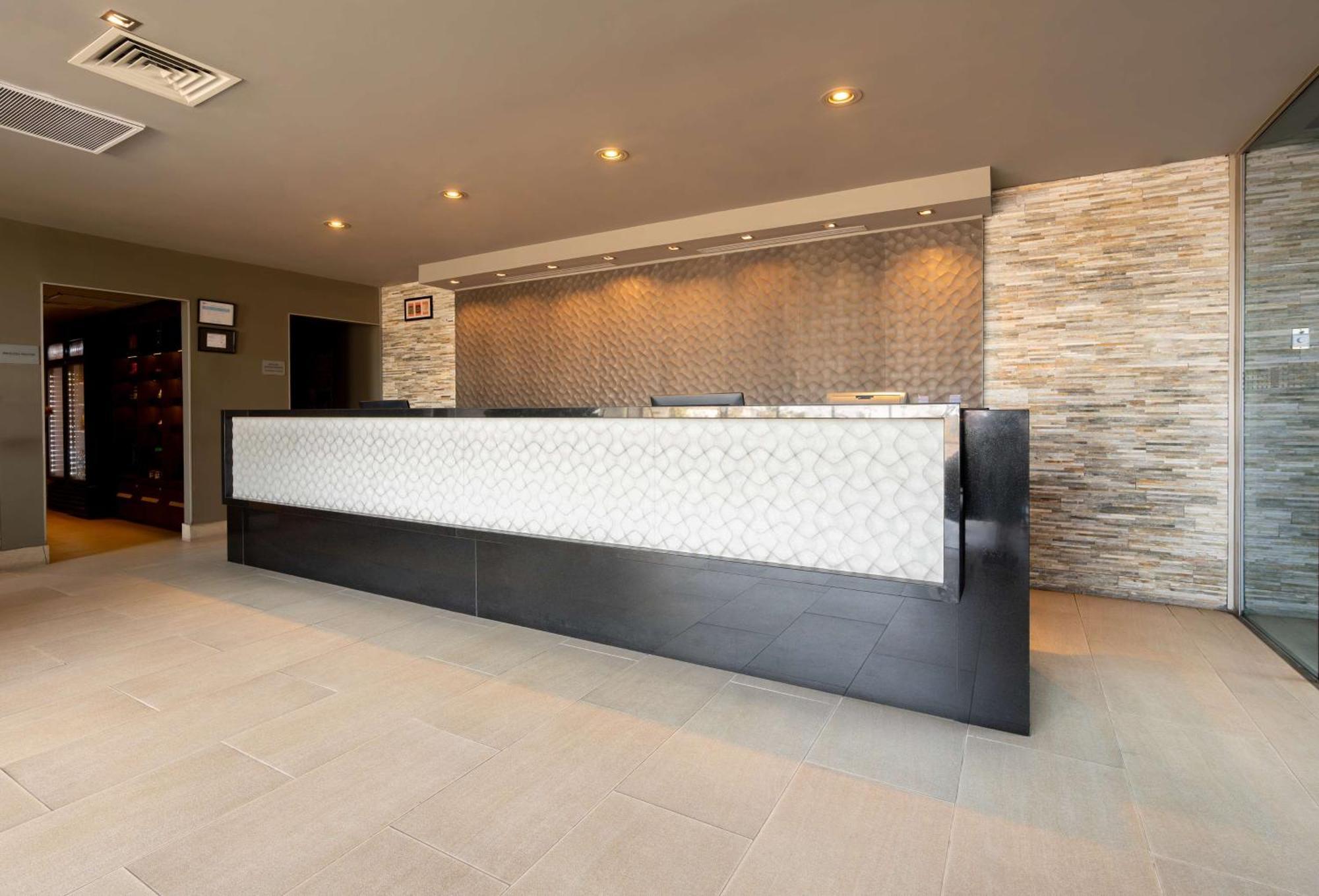 Hilton Garden Inn Iquique Exterior photo